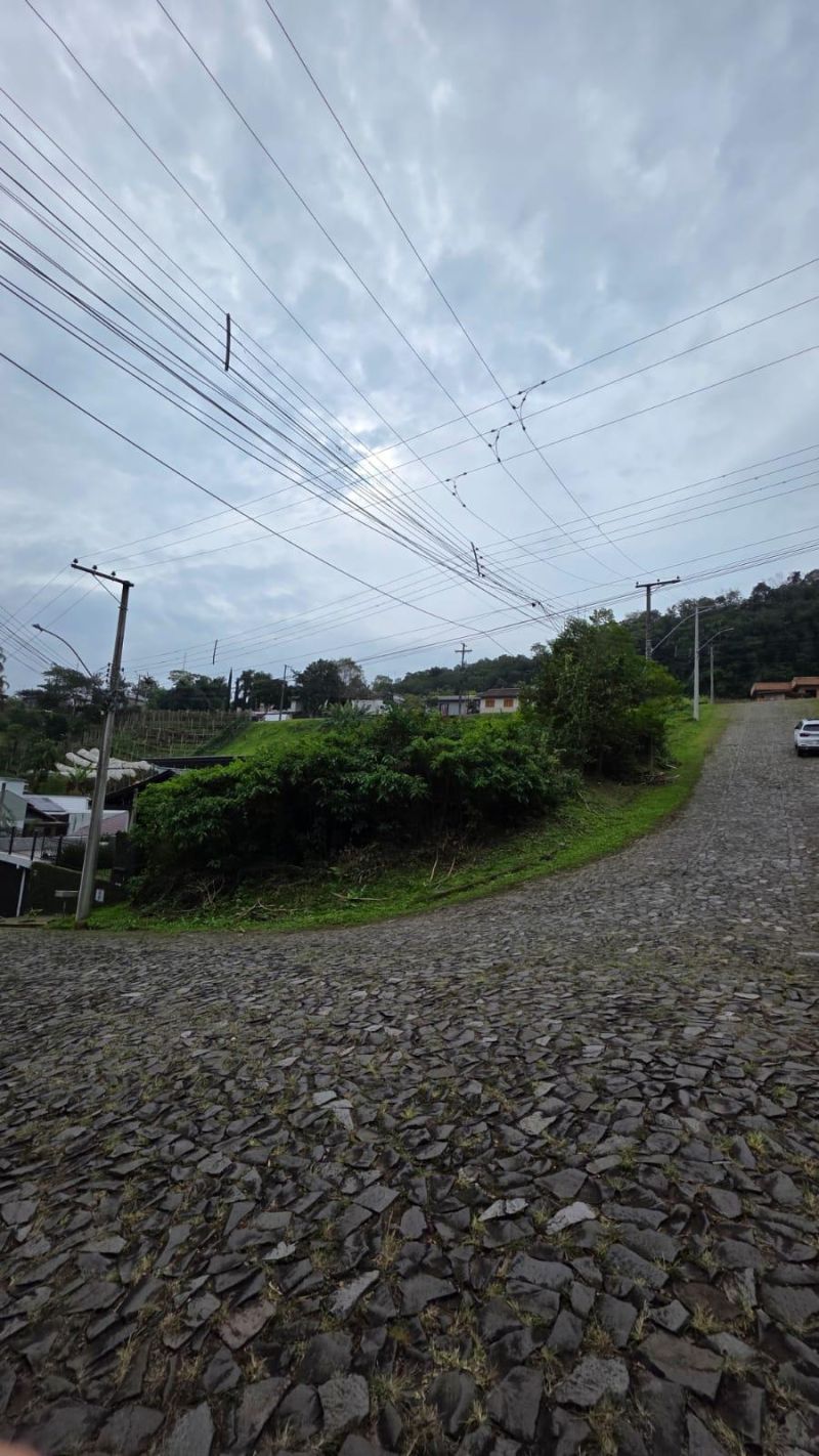 Terreno à venda no bairro Viaduto, Igrejinha