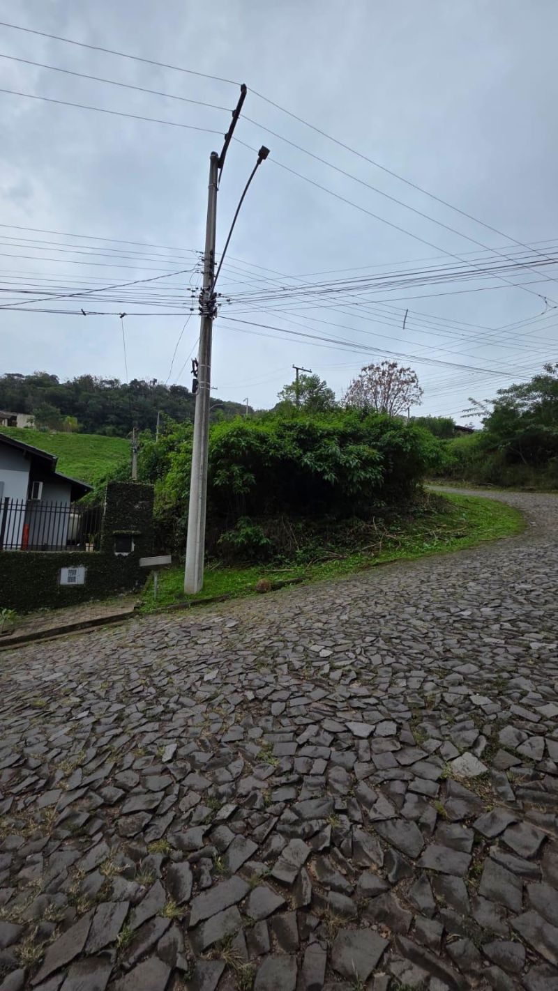Terreno à venda no bairro Viaduto, Igrejinha