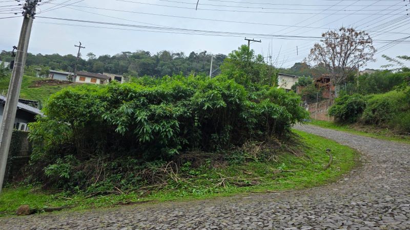 Terreno à venda no bairro Viaduto, Igrejinha