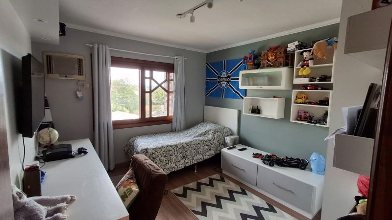 Taquara: Casa Alto Padrão Pronta para Morar no Bairro Nobre!