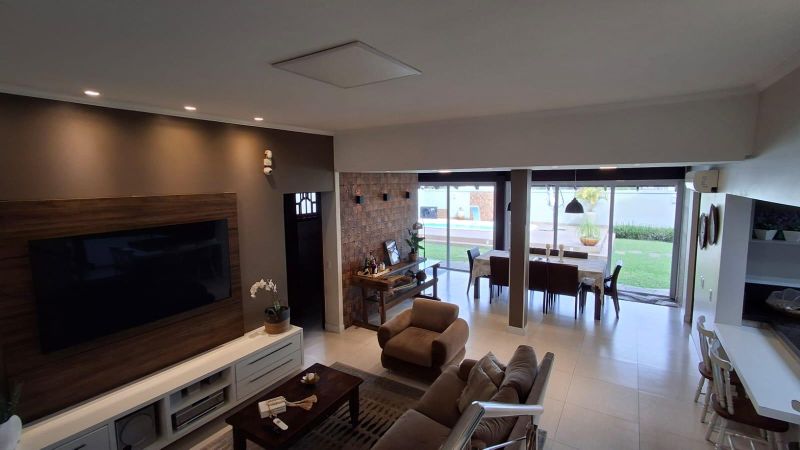 Taquara: Casa Alto Padrão Pronta para Morar no Bairro Nobre!