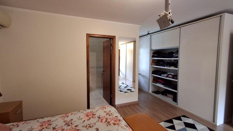 Taquara: Casa Alto Padrão Pronta para Morar no Bairro Nobre!