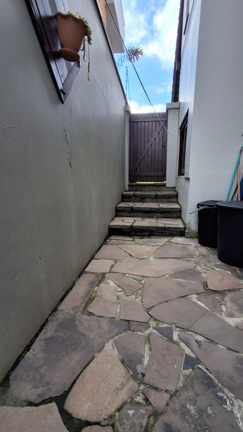 Taquara: Casa Alto Padrão Pronta para Morar no Bairro Nobre!