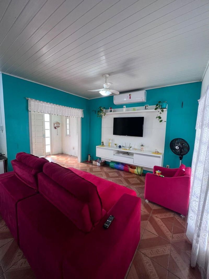 Taquara: Sua Casa com Piscina Espera por Você!