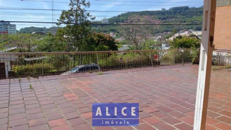 Casa com 2 quartos, 3 banheiros e 200m² à venda no bairro Centro, Igrejinha