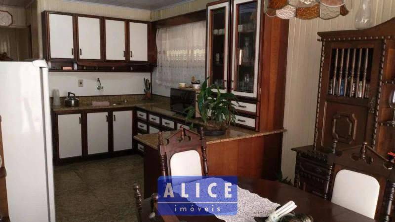 Casa com 2 quartos, 3 banheiros e 200m² à venda no bairro Centro, Igrejinha