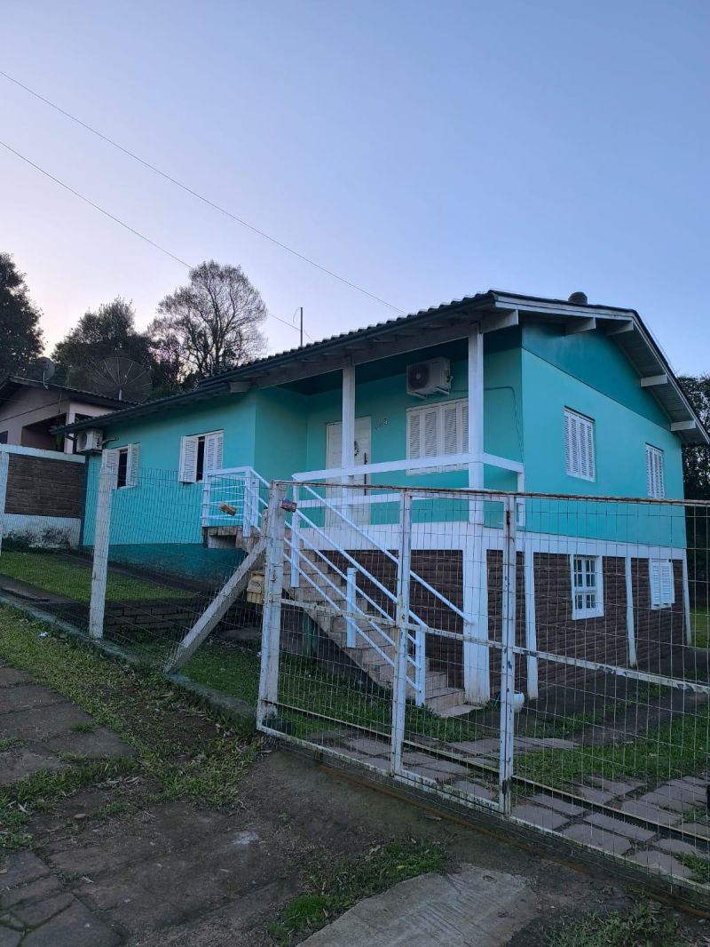 Casa com 3 quartos, 2 banheiros e 128m² à venda no bairro Bom Pastor, Igrejinha