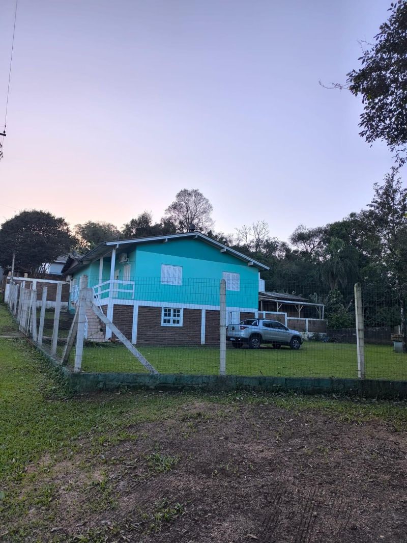 Casa com 3 quartos, 2 banheiros e 128m² à venda no bairro Bom Pastor, Igrejinha