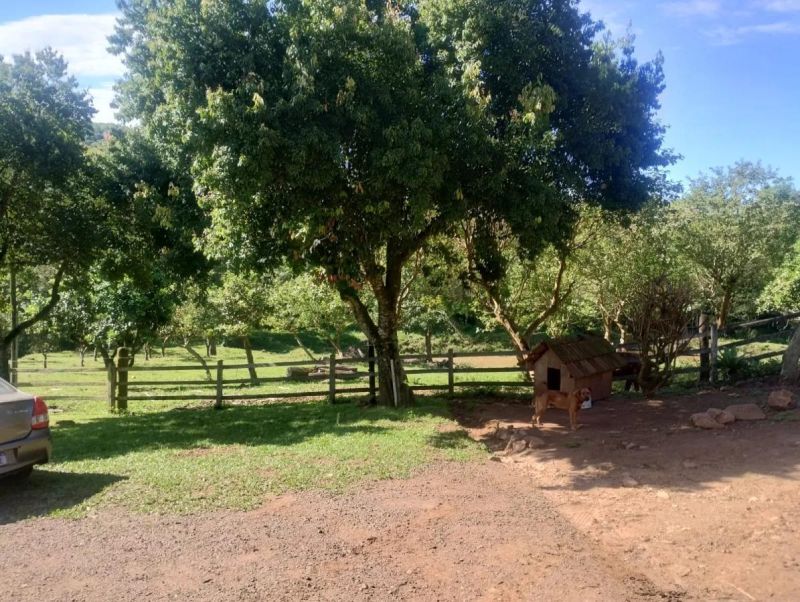 Sítio com 3 quartos, 2 banheiros e 117m² à venda no bairro Zona Rural, Igrejinha