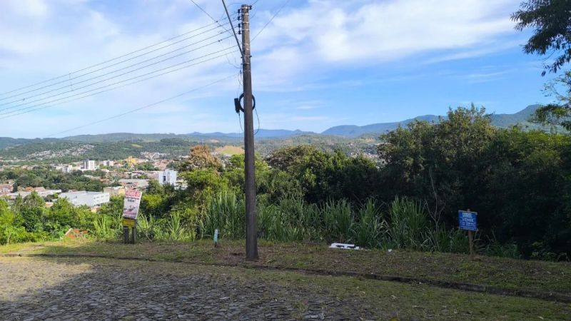 Terreno à venda no bairro Viaduto, Igrejinha