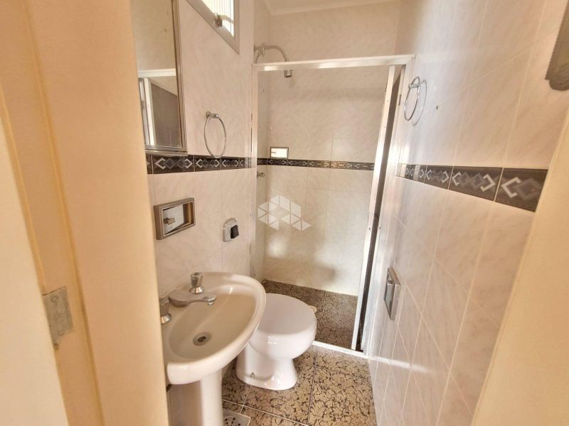 Porto Alegre: Apartamento Estratégico com Renda Extra no Bairro Universitário