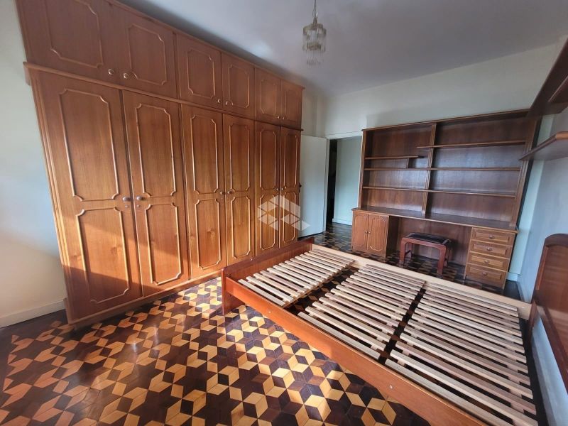 Porto Alegre: Apartamento Estratégico com Renda Extra no Bairro Universitário