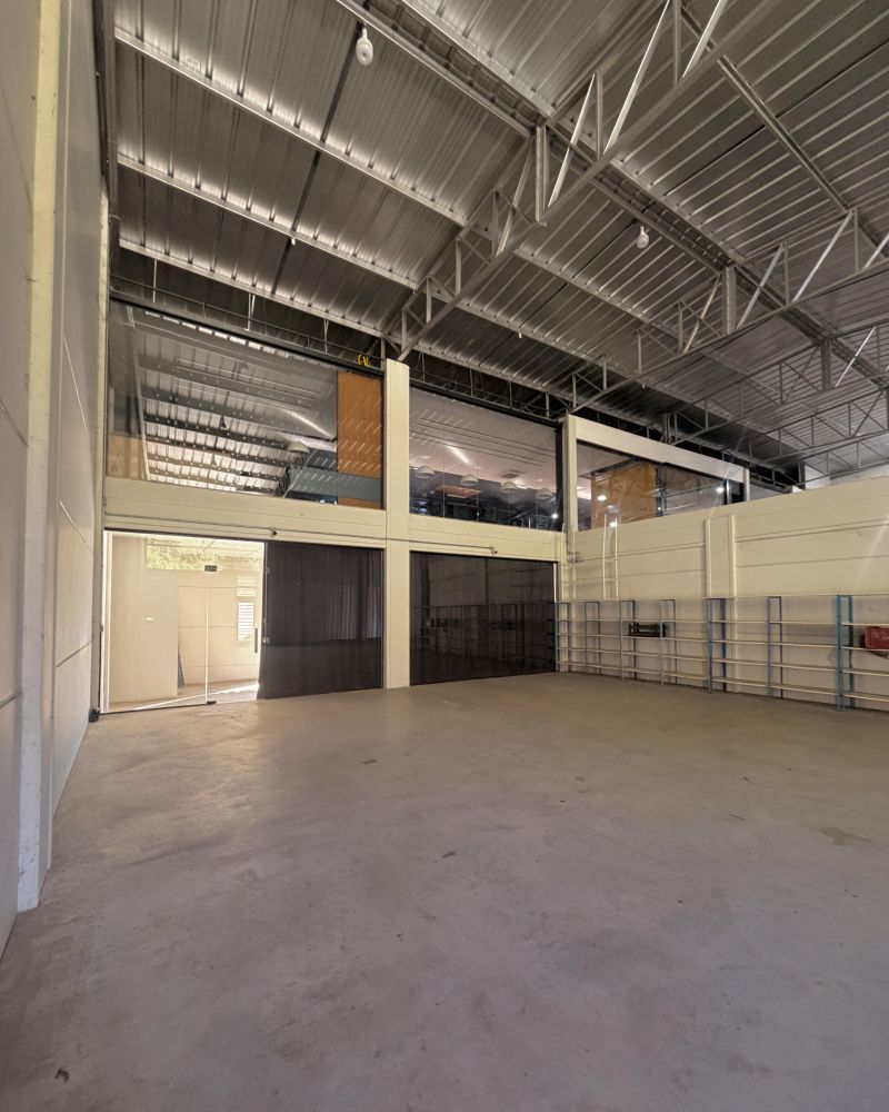 Prédio com 750m² à venda no bairro 15 de Novembro, Igrejinha