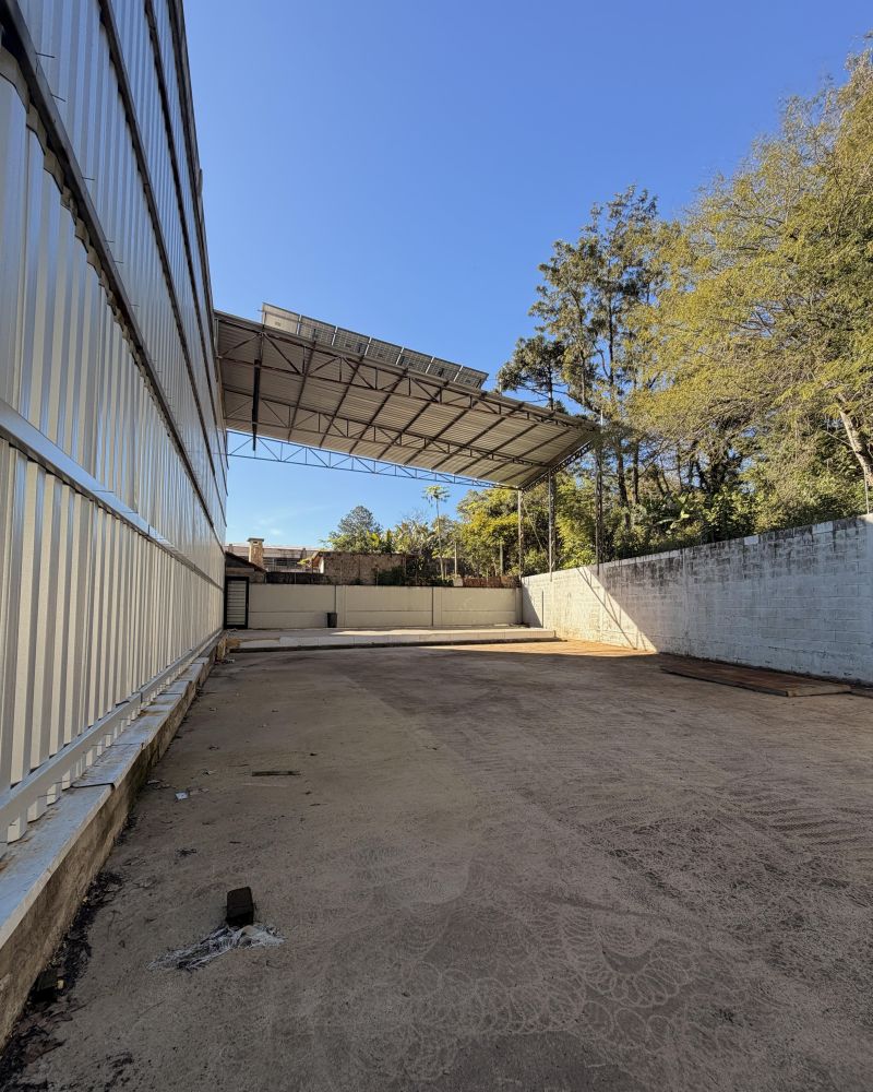 Prédio com 750m² à venda no bairro 15 de Novembro, Igrejinha