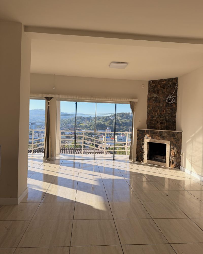Casa com 2 quartos, 3 banheiros e 220m² à venda no bairro Saibreira, Igrejinha