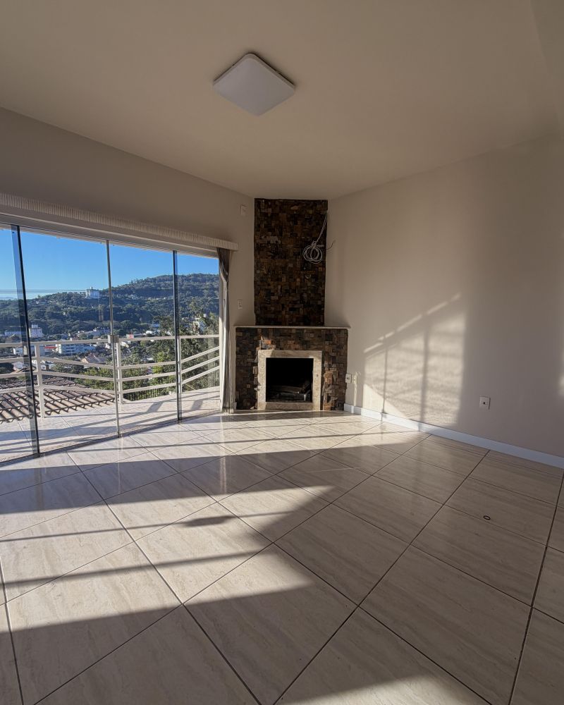 Casa com 2 quartos, 3 banheiros e 220m² à venda no bairro Saibreira, Igrejinha