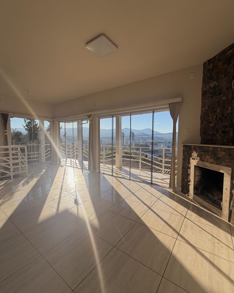 Casa com 2 quartos, 3 banheiros e 220m² à venda no bairro Saibreira, Igrejinha