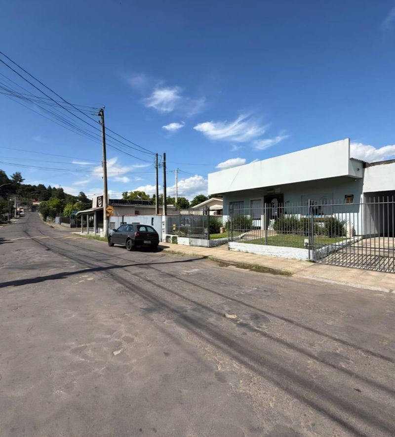 Prédio com 3 banheiros e 264m² à venda no bairro Bom Pastor, Igrejinha