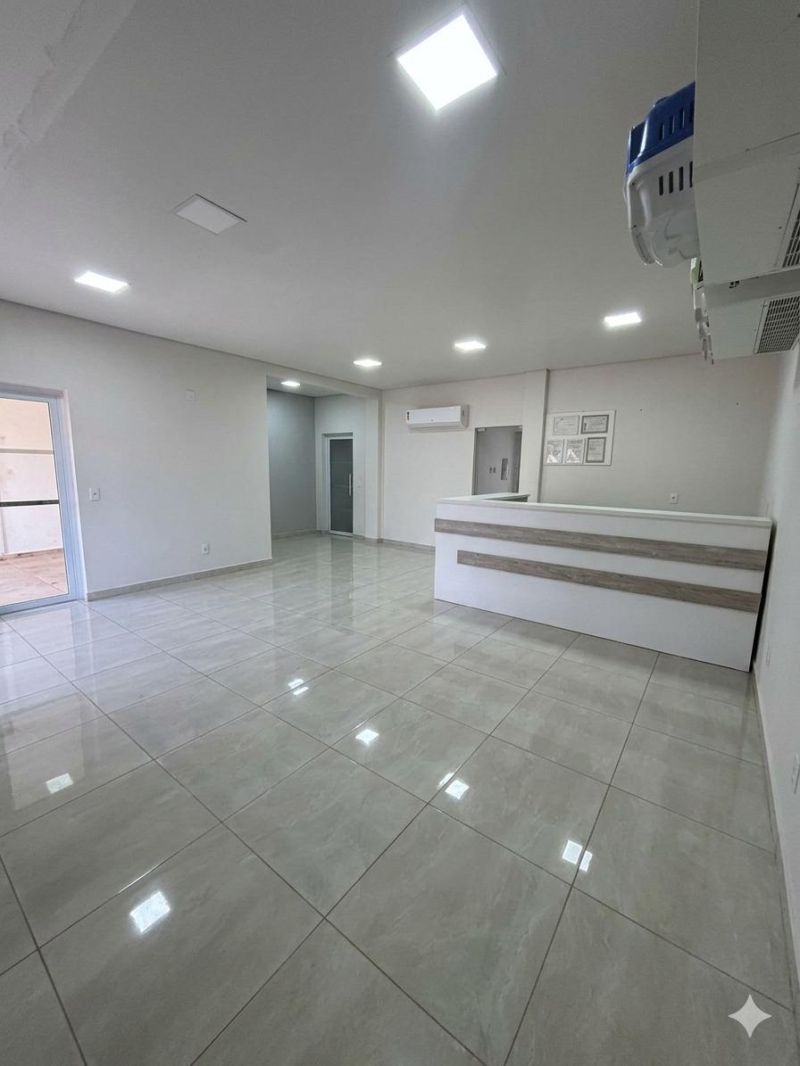 Prédio com 3 banheiros e 264m² à venda no bairro Bom Pastor, Igrejinha