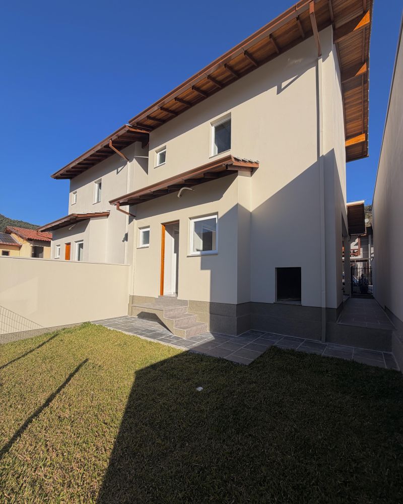 Sobrado com 2 quartos, 1 banheiro e 73m² à venda no bairro Viaduto, Igrejinha