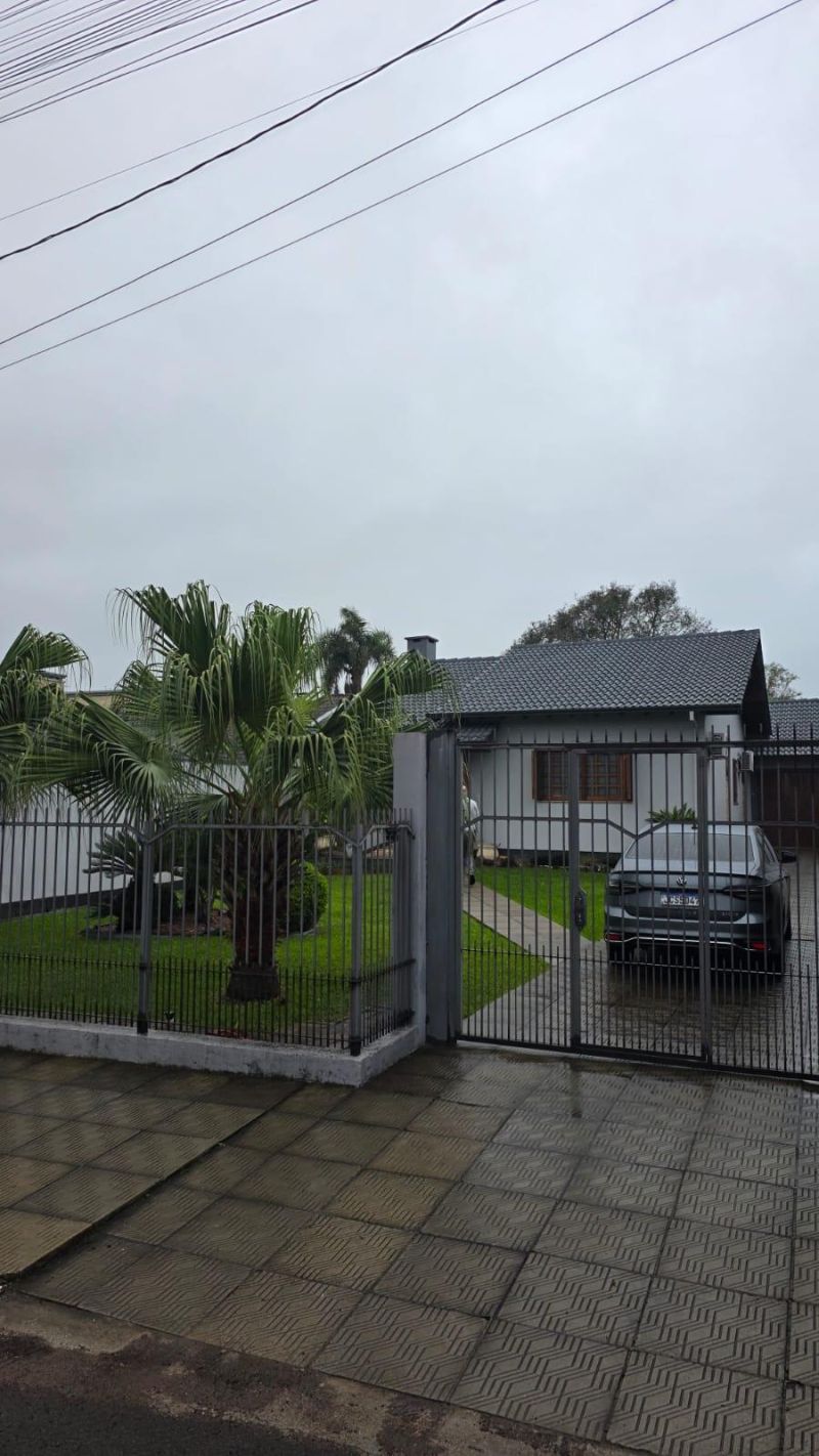 Casa com 2 quartos, 3 banheiros e 170m² à venda no bairro Bom Pastor, Igrejinha