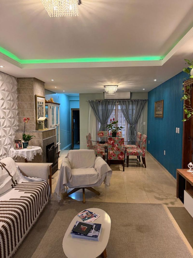 Casa com 2 quartos, 3 banheiros e 170m² à venda no bairro Bom Pastor, Igrejinha