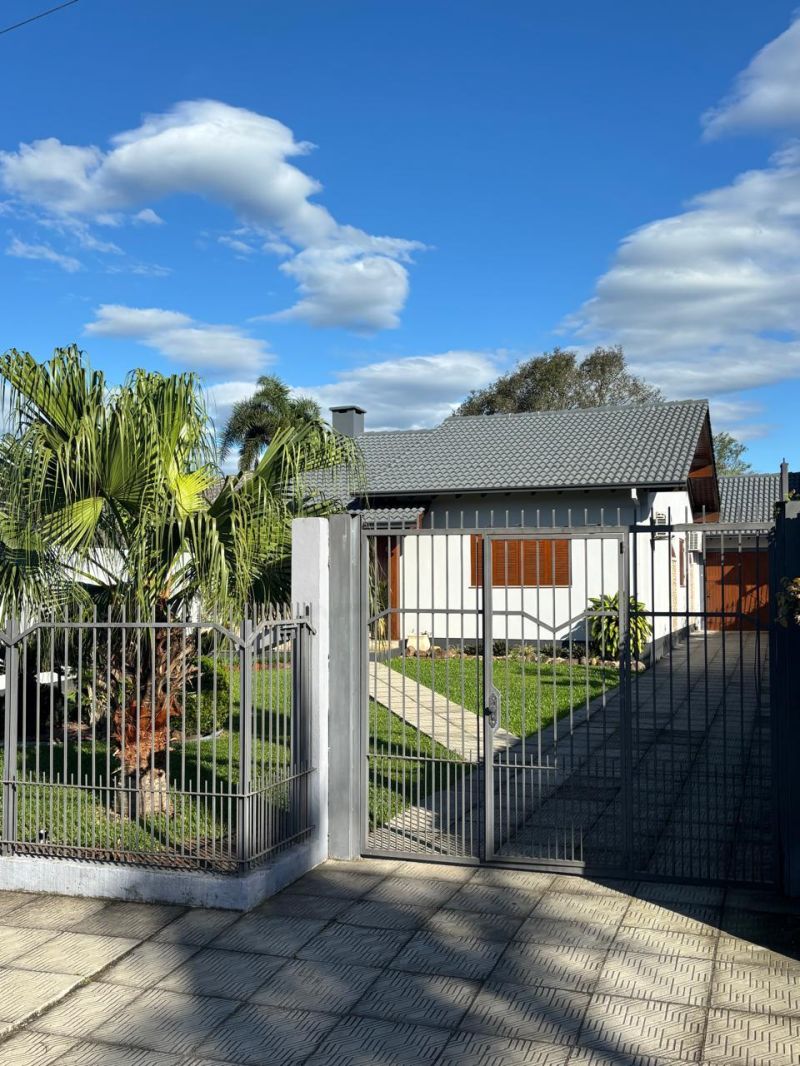 Casa com 2 quartos, 3 banheiros e 170m² à venda no bairro Bom Pastor, Igrejinha