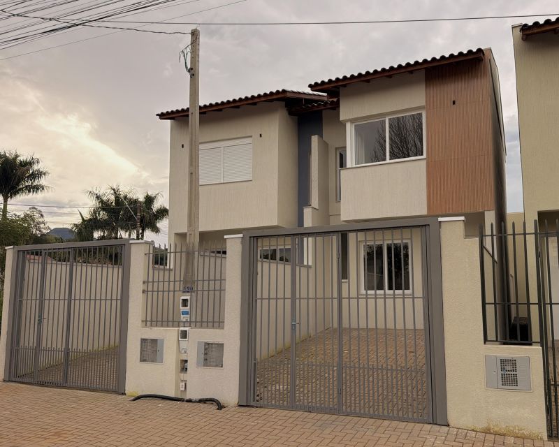 Sobrado com 2 quartos, 1 banheiro e 69m² à venda no bairro Bom Pastor, Igrejinha
