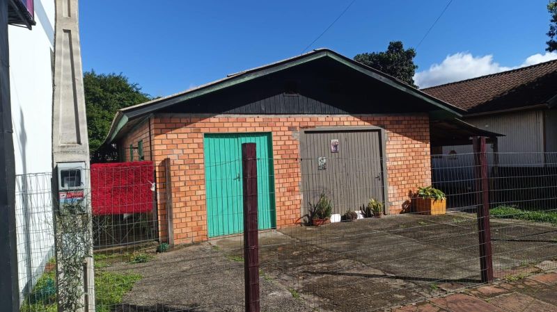 Casa com 3 quartos, 2 banheiros e 110m² à venda no bairro Viaduto, Igrejinha