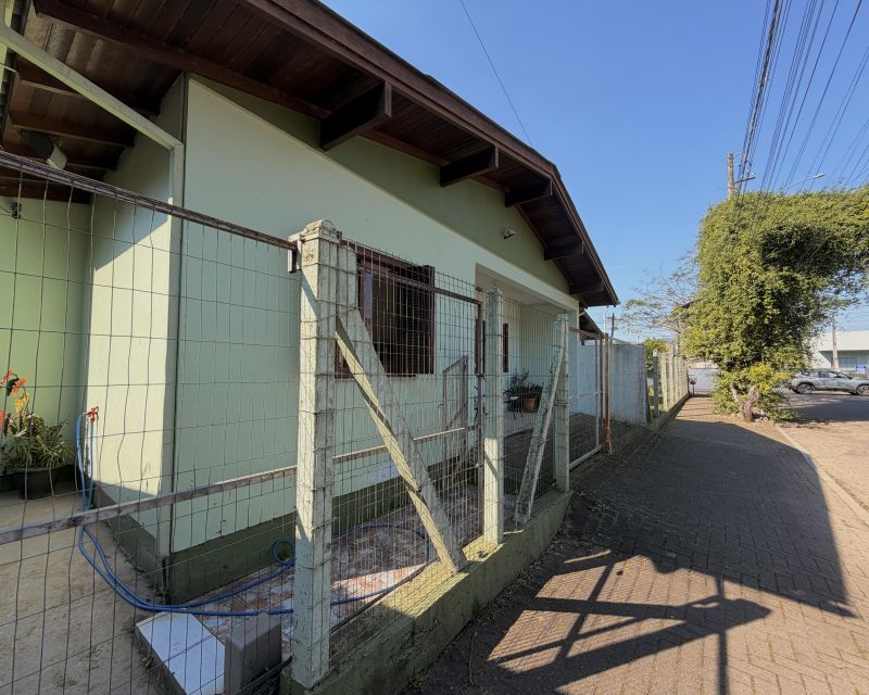 Casa com 3 quartos e 2 banheiros à venda no bairro Bom Pastor, Igrejinha