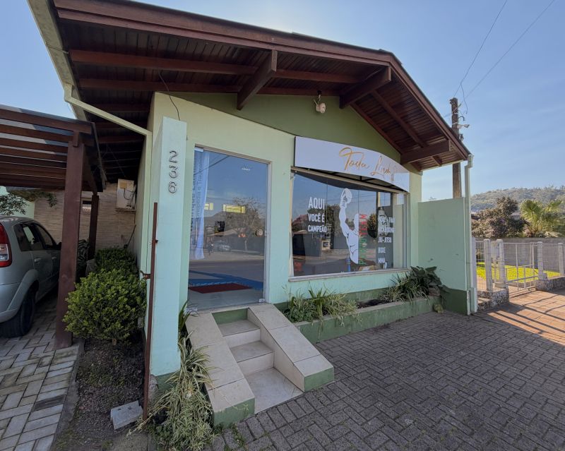 Casa com 3 quartos e 2 banheiros à venda no bairro Bom Pastor, Igrejinha
