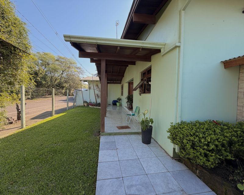 Casa com 3 quartos e 2 banheiros à venda no bairro Bom Pastor, Igrejinha