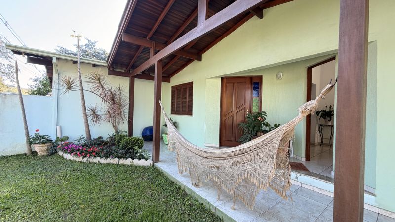 Casa com 3 quartos e 2 banheiros à venda no bairro Bom Pastor, Igrejinha