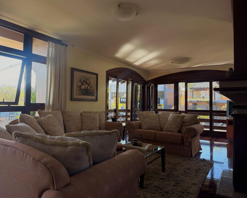 Casa com 2 quartos, 3 banheiros e 444m² à venda no bairro Centro, Igrejinha