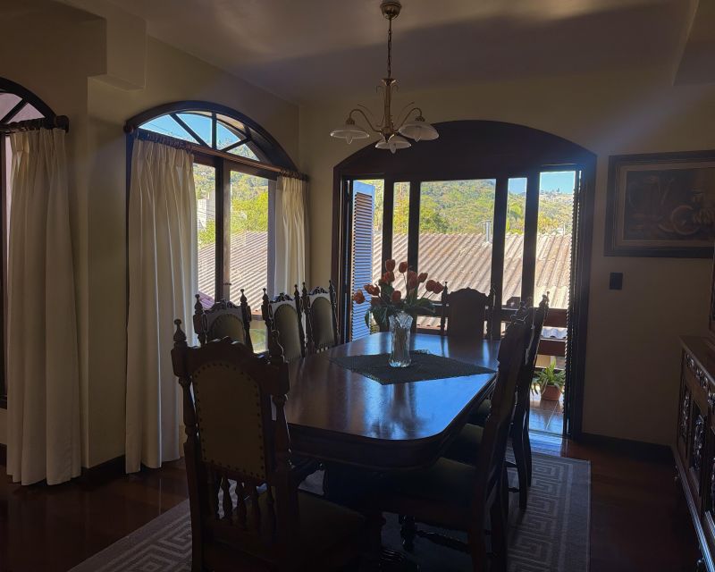 Casa com 2 quartos, 3 banheiros e 444m² à venda no bairro Centro, Igrejinha
