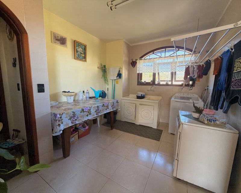 Casa com 2 quartos, 3 banheiros e 444m² à venda no bairro Centro, Igrejinha