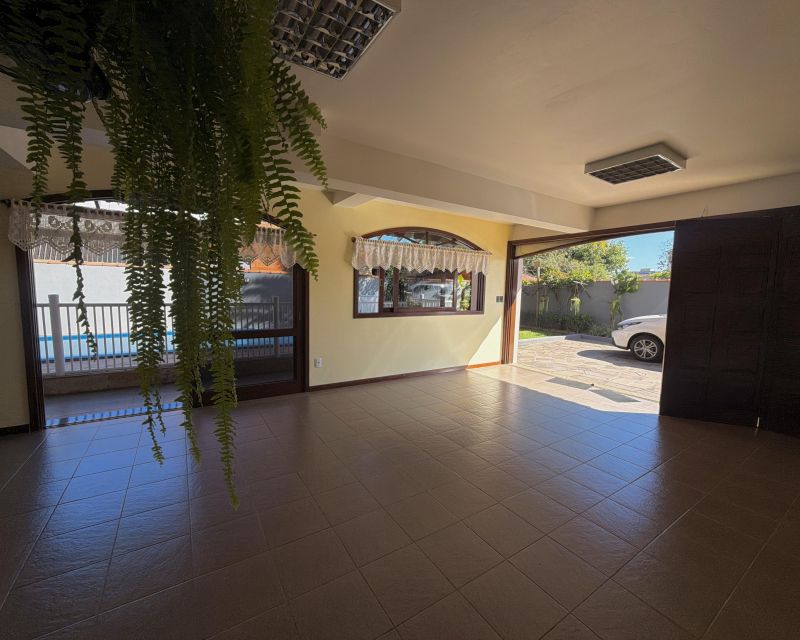 Casa com 2 quartos, 3 banheiros e 444m² à venda no bairro Centro, Igrejinha