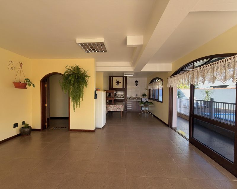 Casa com 2 quartos, 3 banheiros e 444m² à venda no bairro Centro, Igrejinha