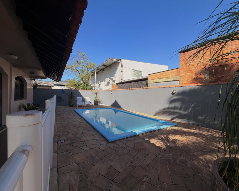 Casa com 2 quartos, 3 banheiros e 444m² à venda no bairro Centro, Igrejinha