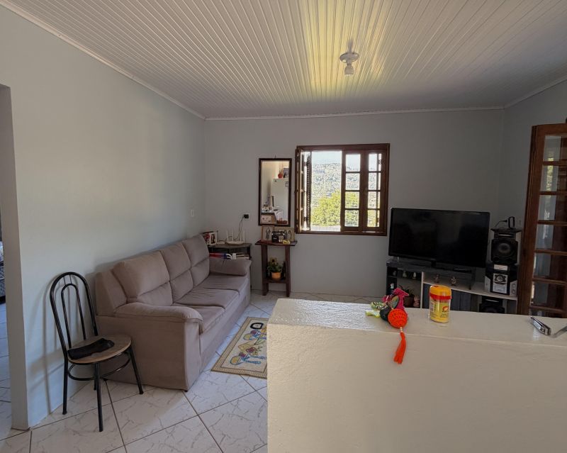 Casa/Fundos com 4 quartos, 2 banheiros e 100m² à venda no bairro Garibaldi, Igrejinha