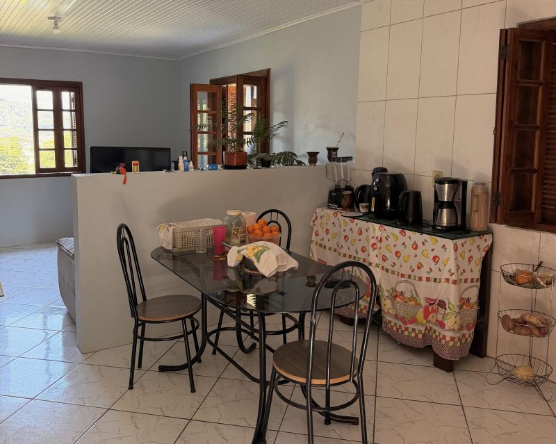 Casa/Fundos com 4 quartos, 2 banheiros e 100m² à venda no bairro Garibaldi, Igrejinha