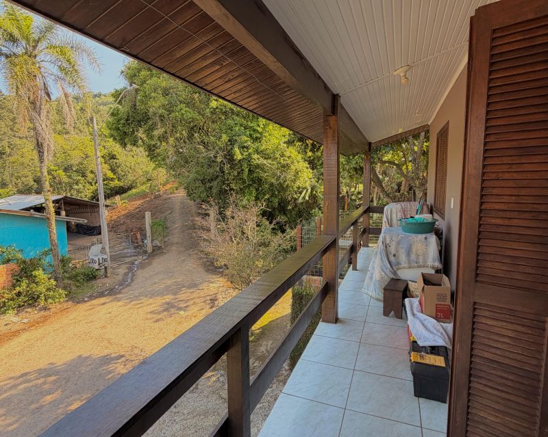 Casa/Fundos com 4 quartos, 2 banheiros e 100m² à venda no bairro Garibaldi, Igrejinha