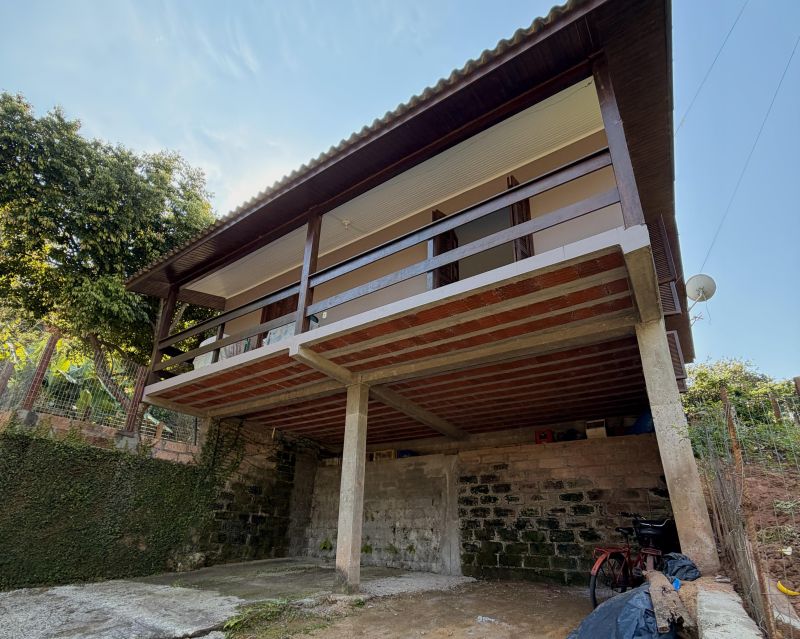 Casa/Fundos com 4 quartos, 2 banheiros e 100m² à venda no bairro Garibaldi, Igrejinha