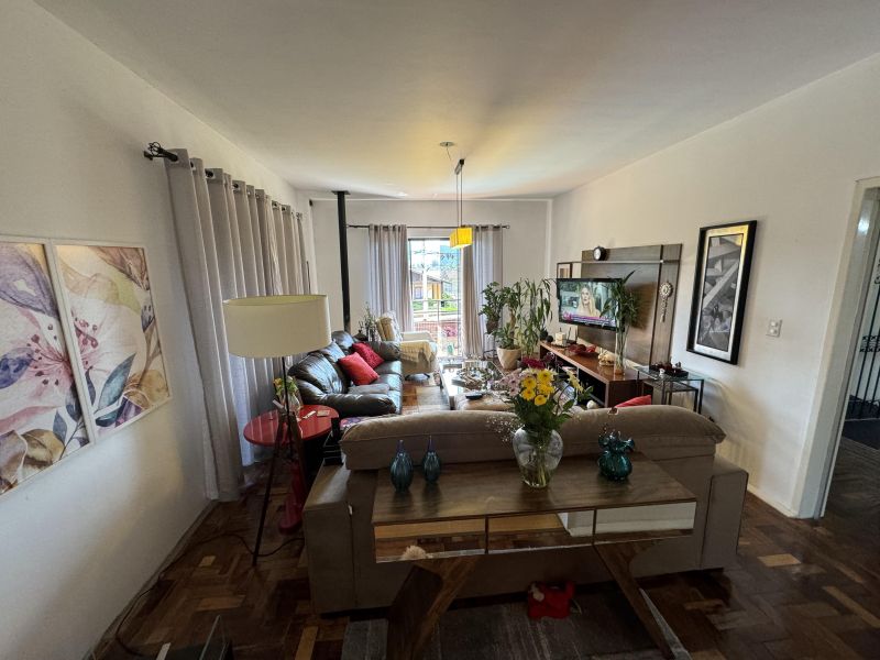 Casa com 3 quartos, 3 banheiros e 230m² à venda no bairro Petropolis, Taquara
