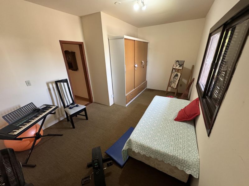 Casa com 3 quartos, 3 banheiros e 230m² à venda no bairro Petropolis, Taquara
