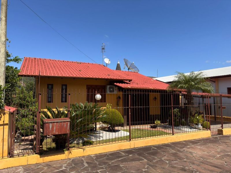 Casa com 2 quartos, 2 banheiros e 123m² à venda no bairro Viaduto, Igrejinha