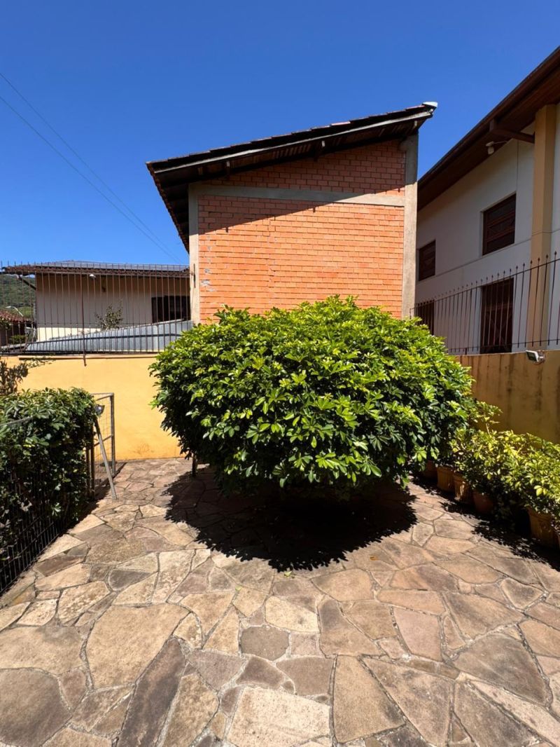 Casa com 2 quartos, 2 banheiros e 123m² à venda no bairro Viaduto, Igrejinha