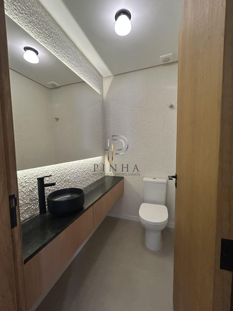 Casa Alvenaria com 3 quartos e 3 banheiros à venda no bairro Sagrada Família, Taquara