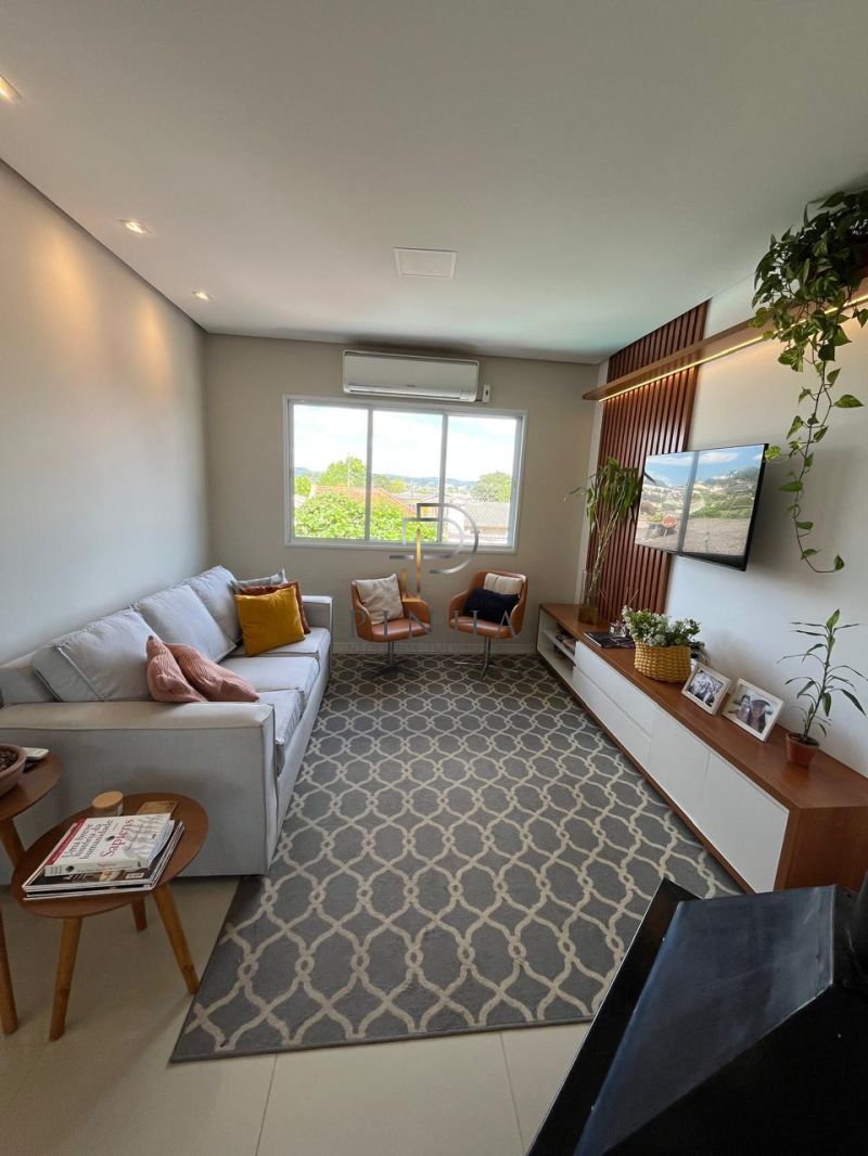 Sobrado com 4 quartos e 187m² à venda no bairro Santa Teresinha, Taquara