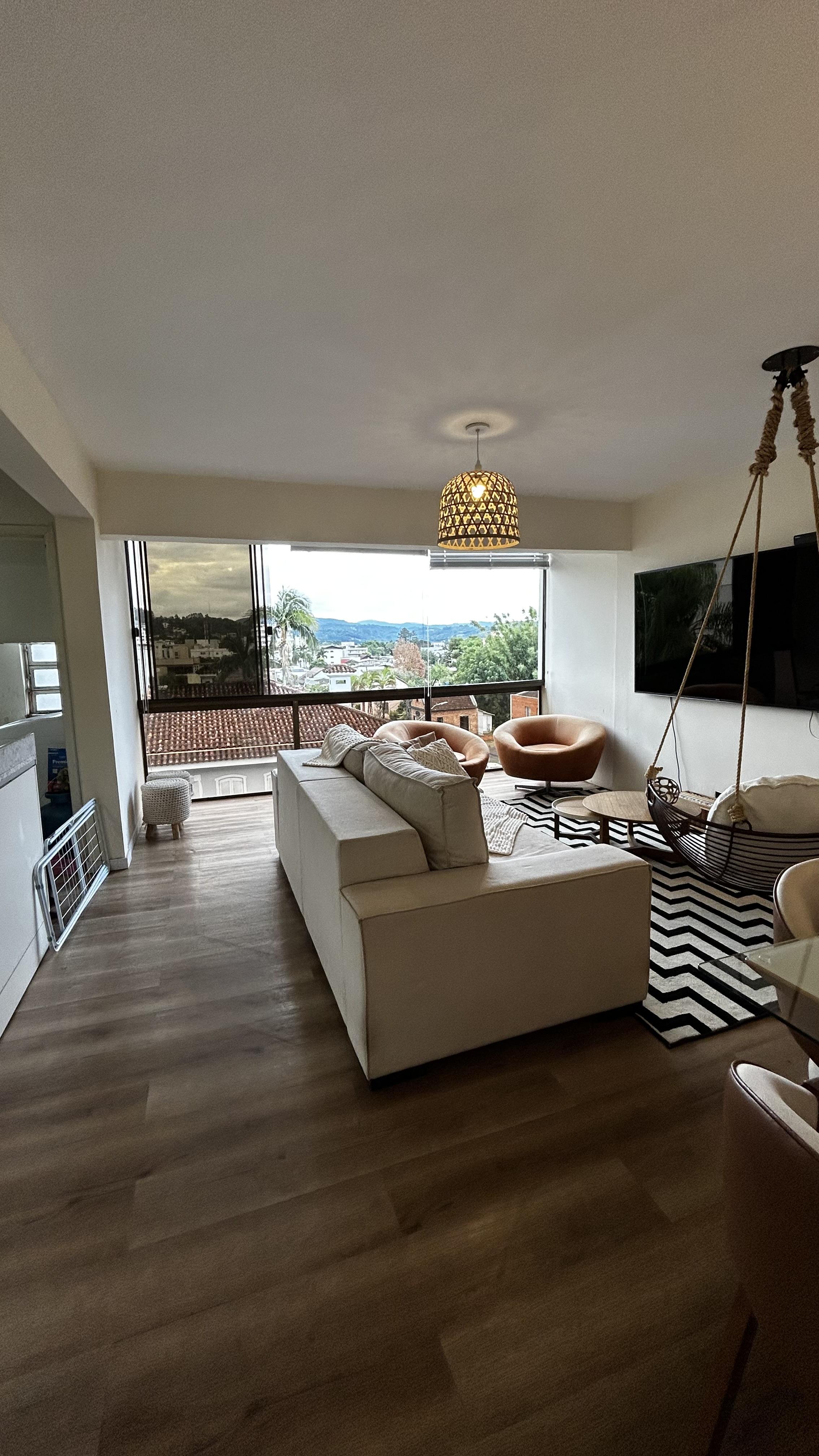 Apartamento com 2 quartos, 2 banheiros e 95m² à venda no bairro Centro, Taquara
